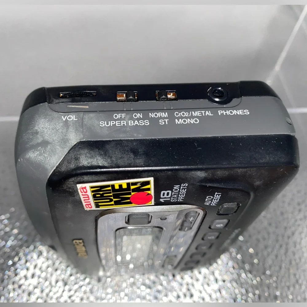 “Aiwa” Vintage TX-456 Walkman Type AM-FM Cassette Player